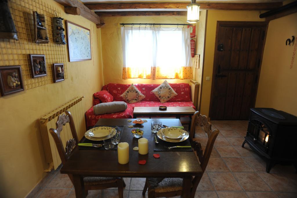 El Rincon De Monasterio Pension Buitenkant foto